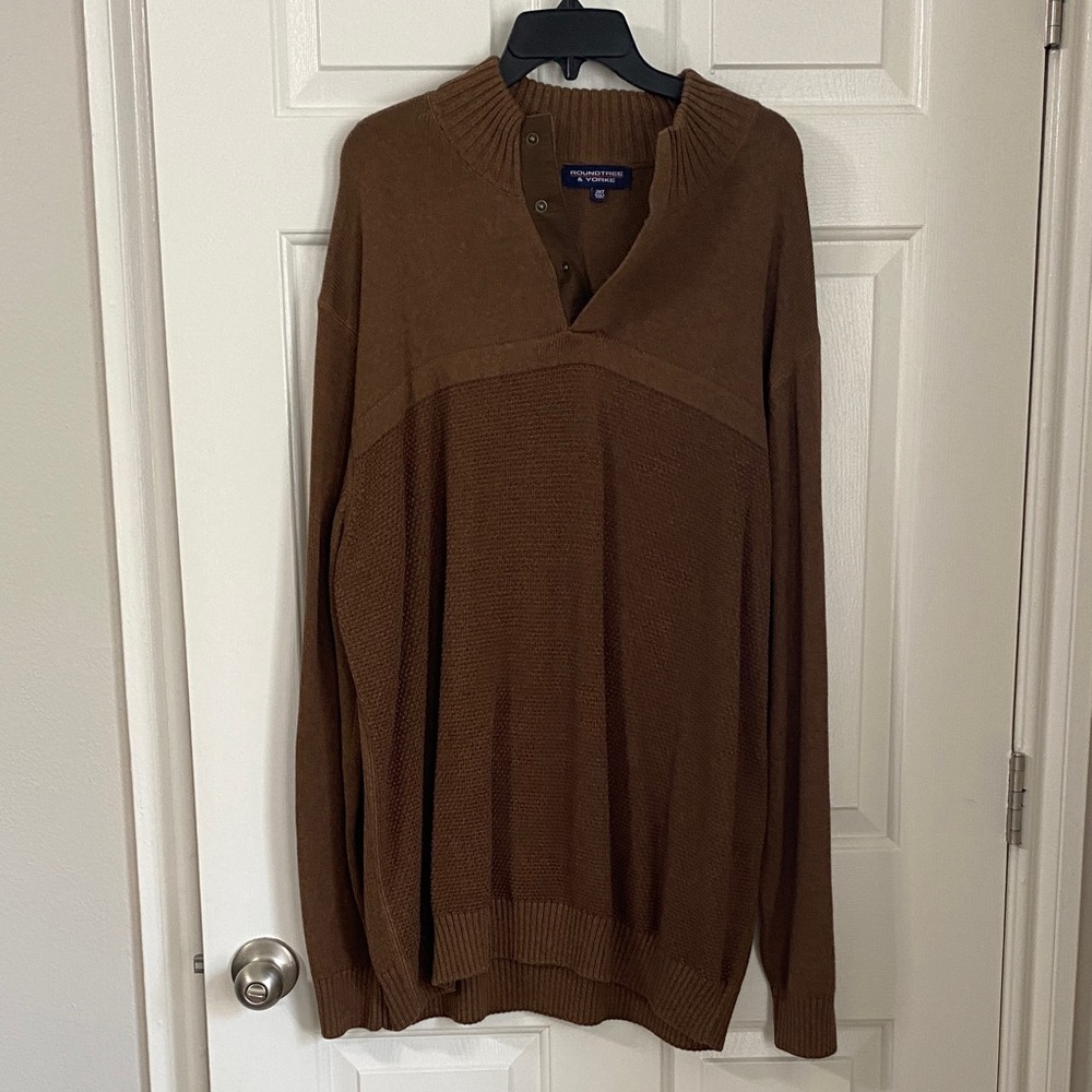 Roundtree & Yorke brown long sleeve mock neck quarter button up mens sweater